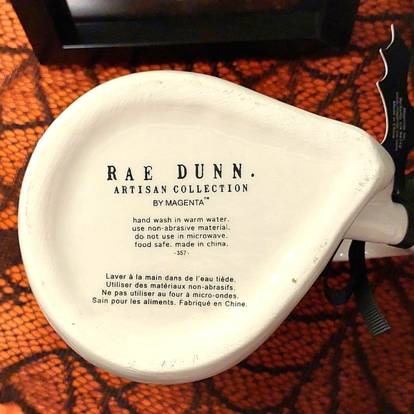 👻 Rae Dunn Adorable "BOO!" Glossy Finish Ghost Shaped Mug NWT - Picture 7 of 7